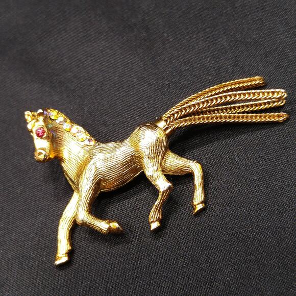 Vintage Horse Brooch, AB Rhinestones, Mesh Tassel Tail, 1960s Jewelry - Picture 3 of 10